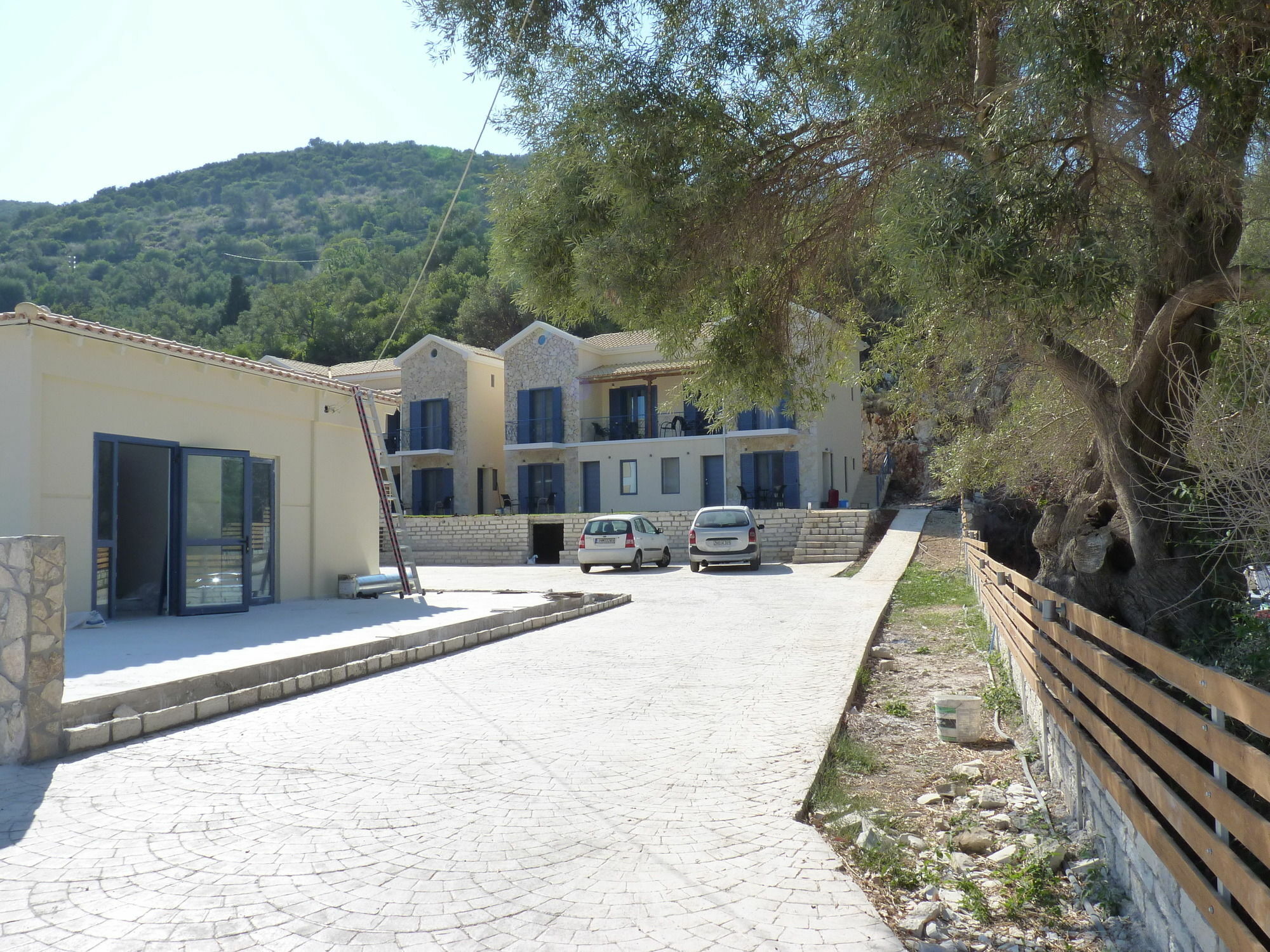 Ilianthos Apartments & Studios Mikros Gialos Exterior foto
