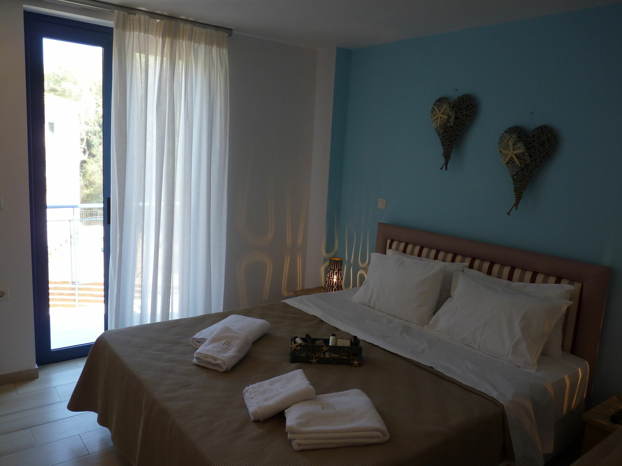 Ilianthos Apartments & Studios Mikros Gialos Exterior foto